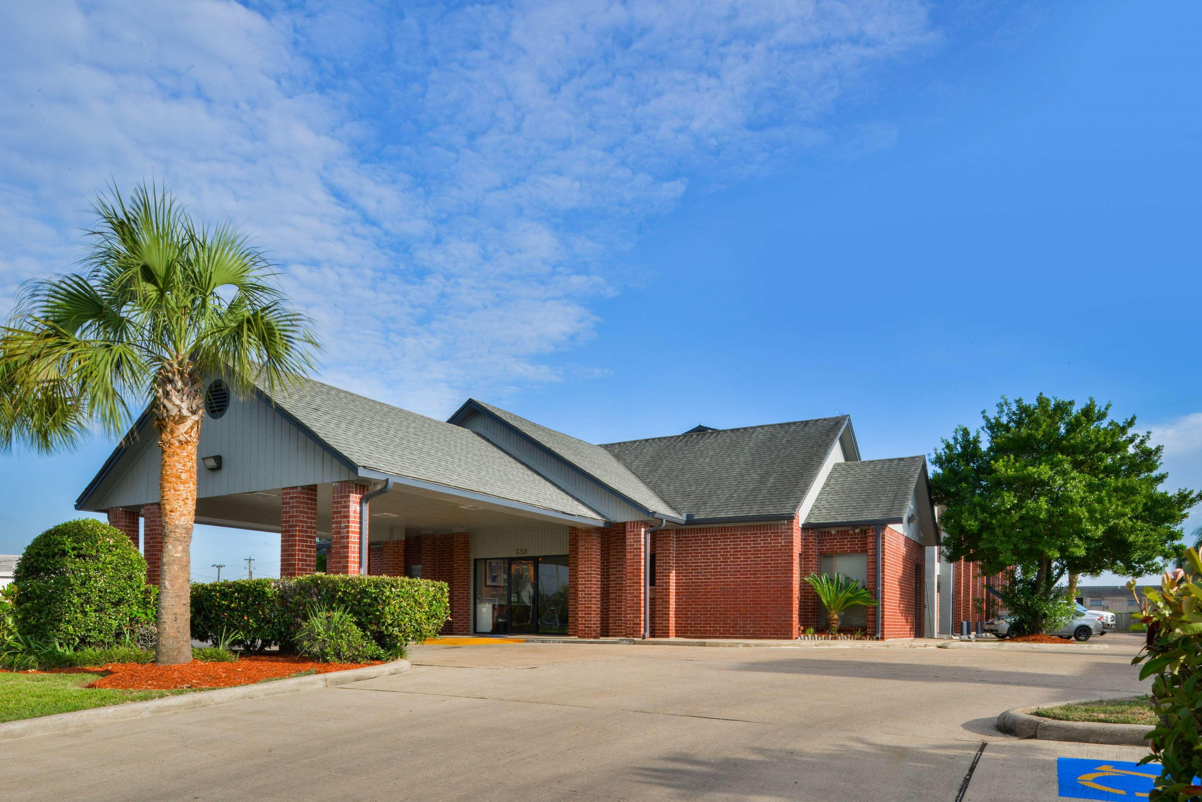 Americas Best Value Inn Pasadena Bagian luar foto