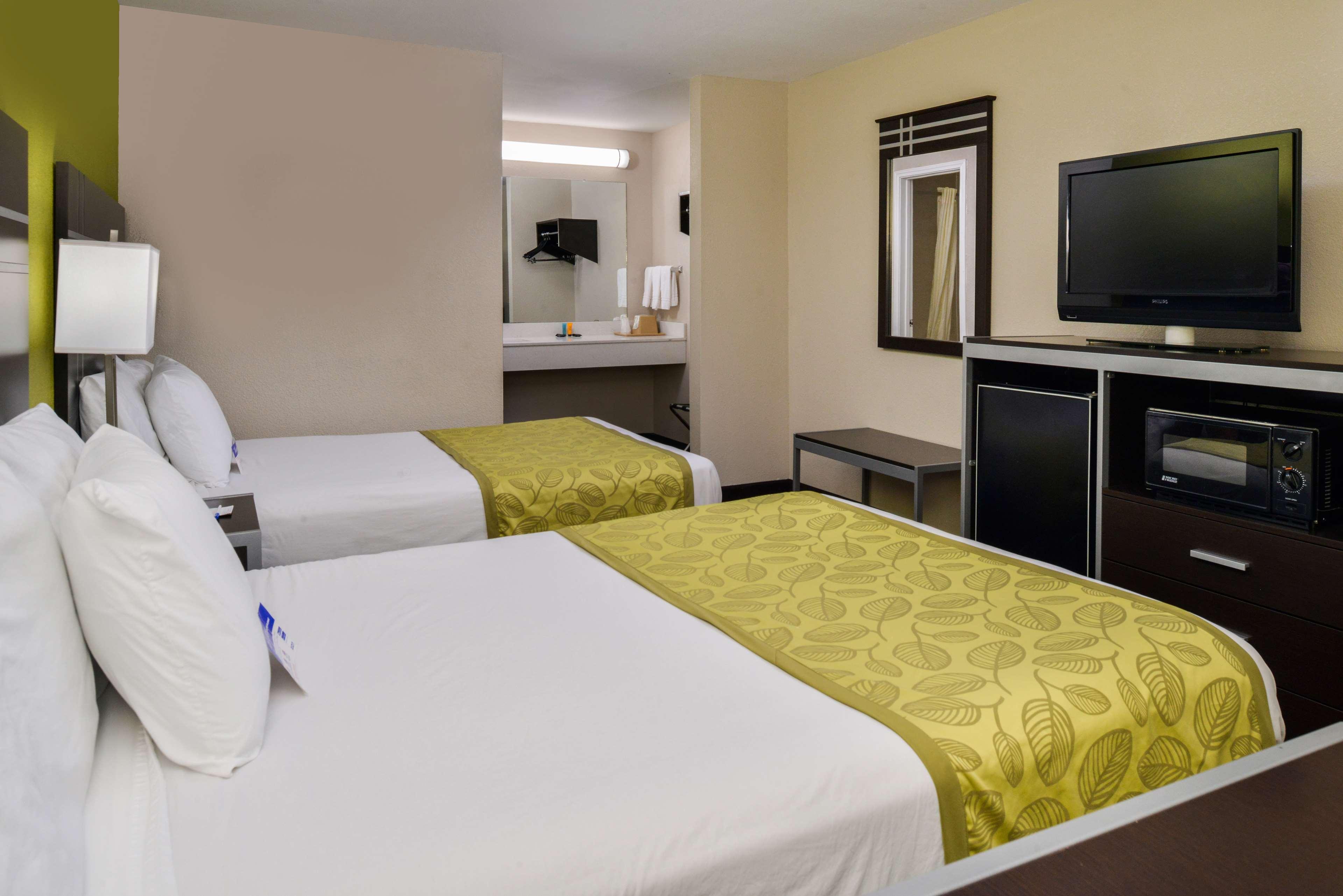 Americas Best Value Inn Pasadena Bagian luar foto